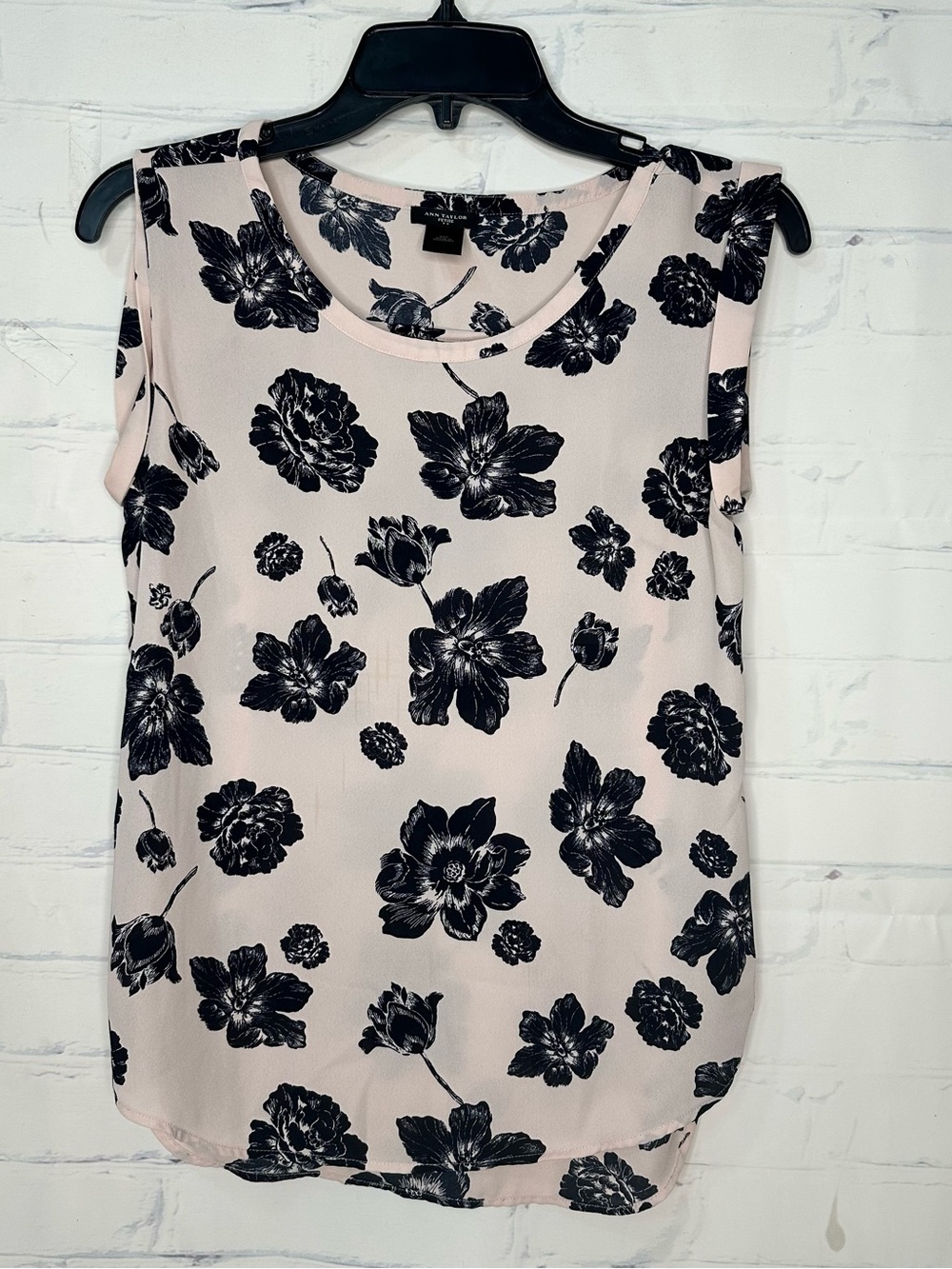Women’s Ann Taylor Size XS‎ Petite Pink & Black Sleeveless Top